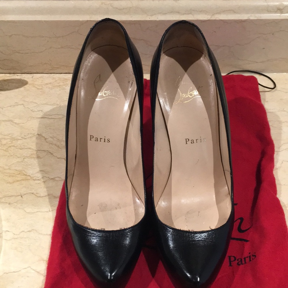 Christian Louboutin Black platform pump - Picture 2 of 8
